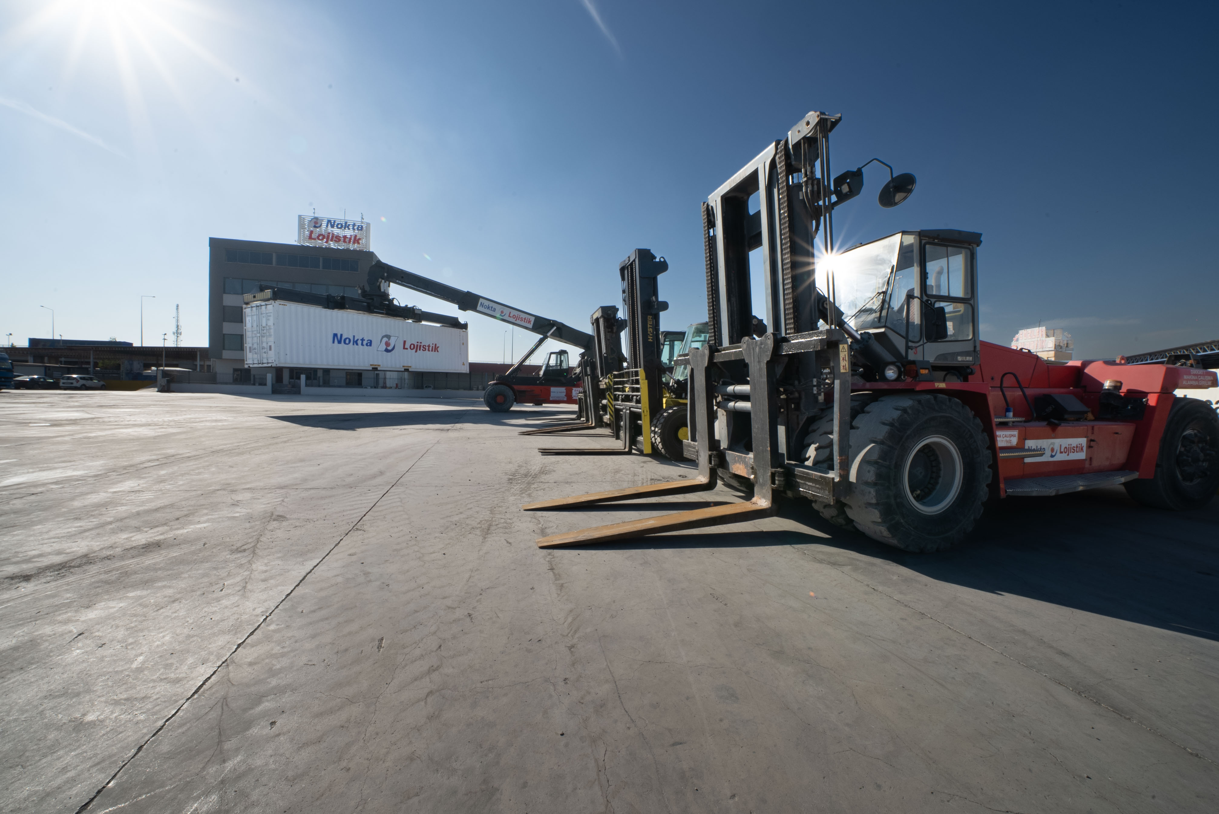 Container weighing station